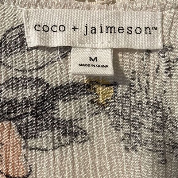 Coco & Jamieson crinkle rayon floral with lace layering blouse M. Lace trim - Picture 10 of 14